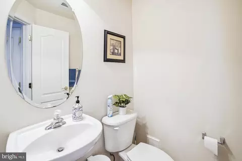 7204 Little Thames Dr, Gainesville, VA 20155 photo 13