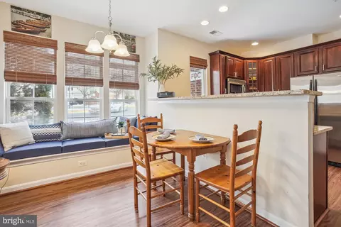 7204 Little Thames Dr, Gainesville, VA 20155 photo 6