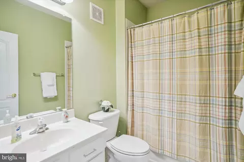 7204 Little Thames Dr, Gainesville, VA 20155 photo 14