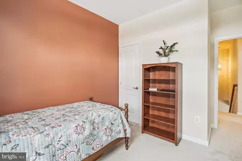 7204 Little Thames Dr, Gainesville, VA 20155 photo 17