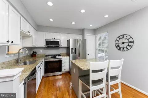 7018 Rogue Forest Ln, Gainesville, VA 20155 photo 7