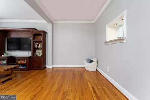 7018 Rogue Forest Ln, Gainesville, VA 20155 photo 4