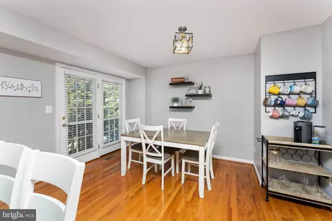 7018 Rogue Forest Ln, Gainesville, VA 20155 photo 9