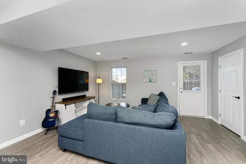 7018 Rogue Forest Ln, Gainesville, VA 20155 photo 22
