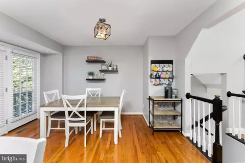 7018 Rogue Forest Ln, Gainesville, VA 20155 photo 10