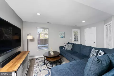 7018 Rogue Forest Ln, Gainesville, VA 20155 photo 23