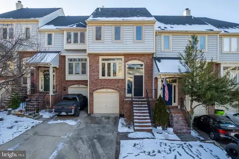 126 E Colonial Dr, Occoquan, VA 22125