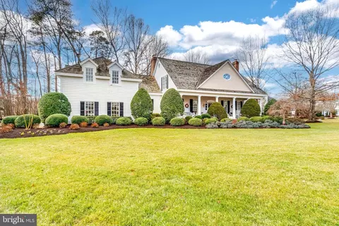 8052 Crooked Oaks Ct, Gainesville, VA 20155