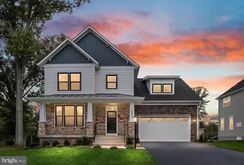 7530 Pine St, Manassas, VA 20111