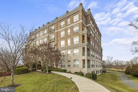 820 Belmont Bay Dr #201, Woodbridge, VA 22191