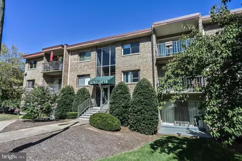12701 Lotte Dr #202, Woodbridge, VA 22192