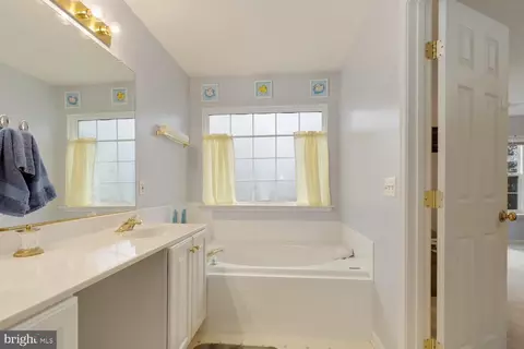 6907 Traditions Trl, Gainesville, VA 20155 photo 18