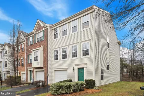 6907 Traditions Trl, Gainesville, VA 20155