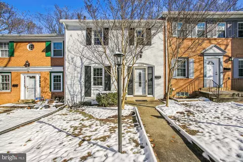 1204 Fox Run Pl, Woodbridge, VA 22191