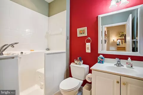 Bath - 13215 Ormond Dr, Bristow, VA 20136 photo 2 of 3