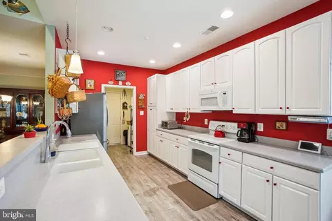 Kitchen - 13215 Ormond Dr, Bristow, VA 20136 photo 2 of 2