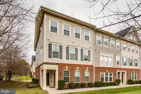 4932 Dane Ridge Cir, Woodbridge, VA 22193