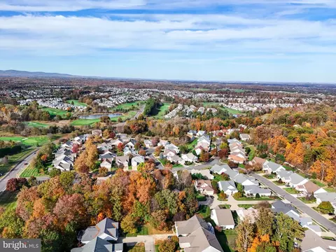 View/Area - 6848 Derby Run Way, Gainesville, VA 20155 photo 4 of 18