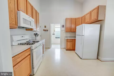 Kitchen - 6848 Derby Run Way, Gainesville, VA 20155 photo 4 of 5