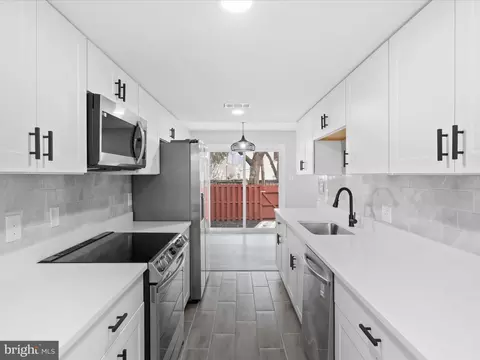 Kitchen - 3023 Sigel Ct, Dumfries, VA 22026 photo 1 of 2