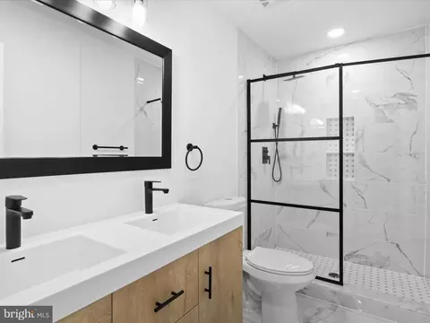Bath - 3023 Sigel Ct, Dumfries, VA 22026 photo 2 of 3