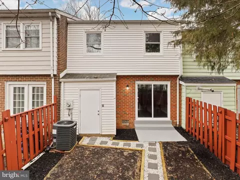Exterior - 3023 Sigel Ct, Dumfries, VA 22026 photo 9 of 9
