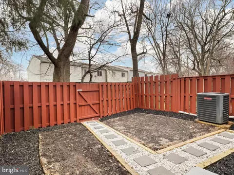 Exterior - 3023 Sigel Ct, Dumfries, VA 22026 photo 6 of 9