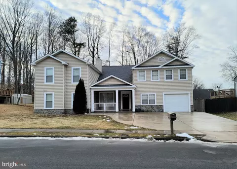 13357 Packard Dr, Woodbridge, VA 22193