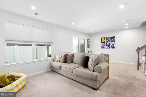 18238 Summit Pointe Dr, Triangle, VA 22172 photo 27