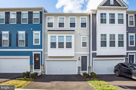 18238 Summit Pointe Dr, Triangle, VA 22172 photo 3