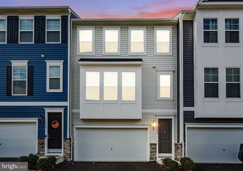 18238 Summit Pointe Dr, Triangle, VA 22172 photo 2