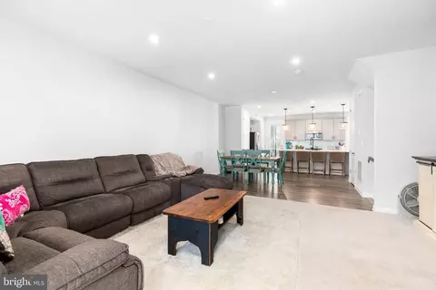 18238 Summit Pointe Dr, Triangle, VA 22172 photo 13