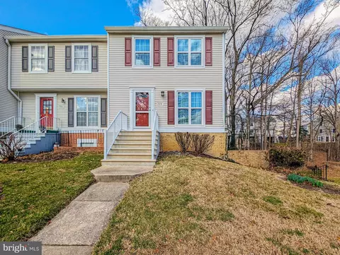 2878 Burgundy Pl #8-4, Woodbridge, VA 22192