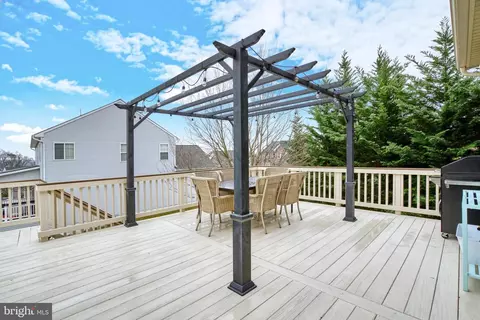 Exterior - 18452 Kerill Rd, Triangle, VA 22172 photo 8 of 26