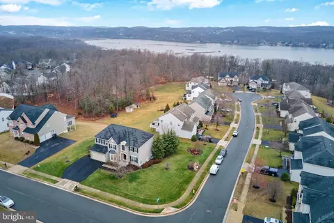 View/Area - 18452 Kerill Rd, Triangle, VA 22172 photo 2 of 2