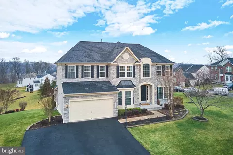 Exterior - 18452 Kerill Rd, Triangle, VA 22172 photo 22 of 26