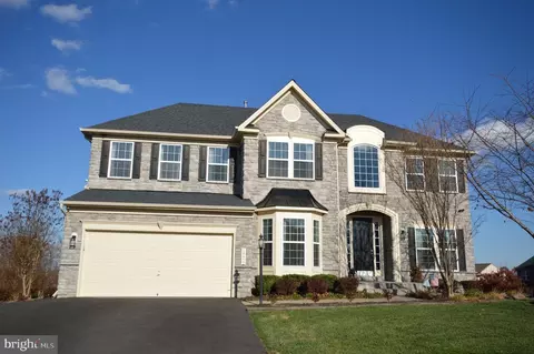 Exterior - 18452 Kerill Rd, Triangle, VA 22172 photo 1 of 26