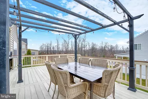 Exterior - 18452 Kerill Rd, Triangle, VA 22172 photo 9 of 26