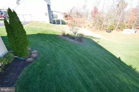 Exterior - 18452 Kerill Rd, Triangle, VA 22172 photo 13 of 26