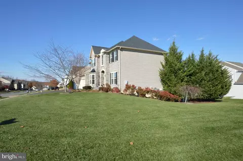 Exterior - 18452 Kerill Rd, Triangle, VA 22172 photo 18 of 26