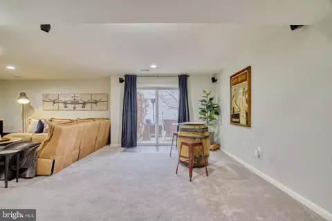 Dining - 18452 Kerill Rd, Triangle, VA 22172 photo 5 of 5