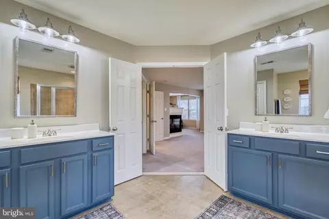 Kitchen - 18452 Kerill Rd, Triangle, VA 22172 photo 5 of 6