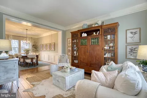 Living - 18452 Kerill Rd, Triangle, VA 22172 photo 1 of 10
