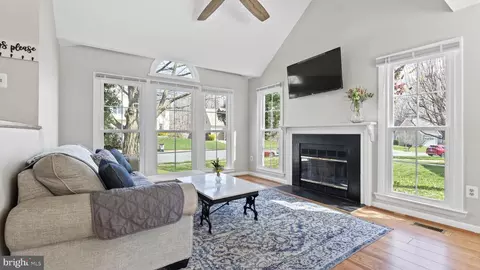 Entry Way - 15051 Holleyside Dr, Dumfries, VA 22025 photo 1 of 7