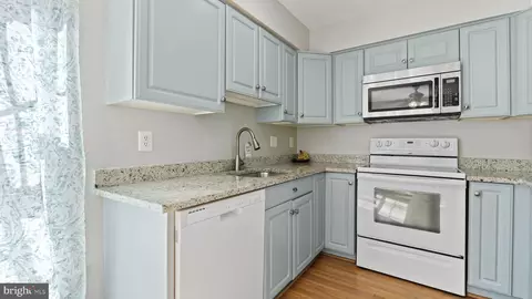 Kitchen - 15051 Holleyside Dr, Dumfries, VA 22025 photo 1 of 2
