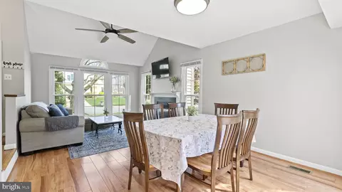 Entry Way - 15051 Holleyside Dr, Dumfries, VA 22025 photo 3 of 7