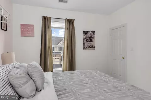 Bedroom - 8788 Dancer Ct, Gainesville, VA 20155 photo 5 of 7