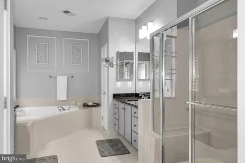 Bath - 8788 Dancer Ct, Gainesville, VA 20155 photo 2 of 6