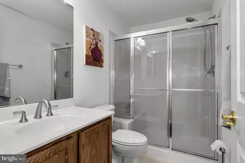 Bath - 8788 Dancer Ct, Gainesville, VA 20155 photo 6 of 6