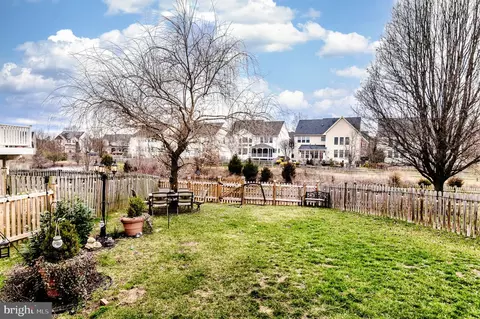 Exterior - 8788 Dancer Ct, Gainesville, VA 20155 photo 3 of 10